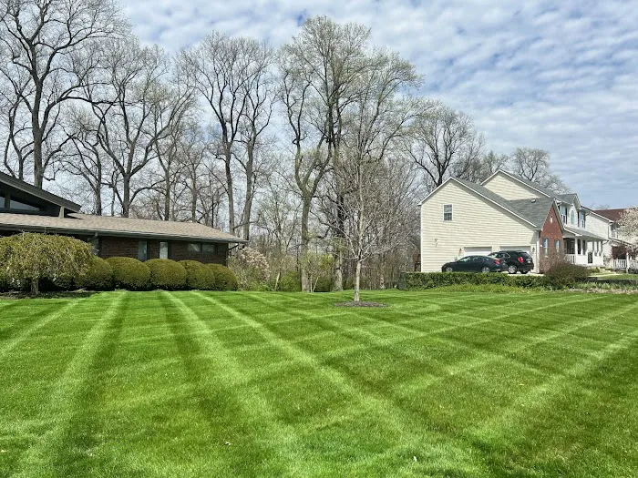 Holmes Lawn and Landscape Picture 6