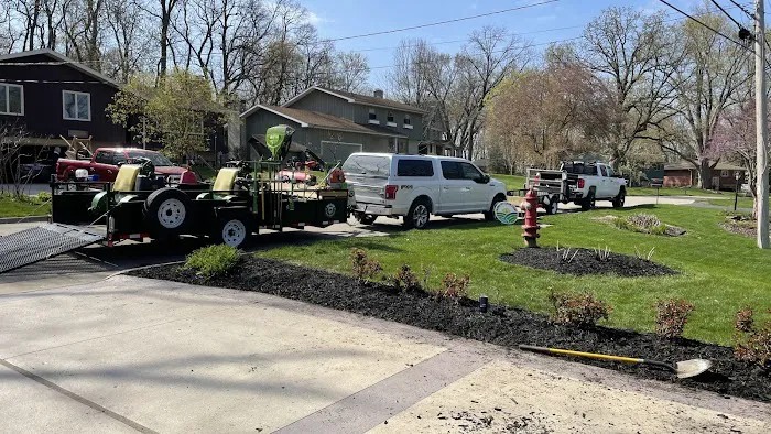 Ray and Son Lawn and Snow Service Picture 10