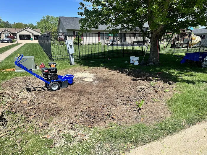 MIDWEST LAWNS LLC Picture 10