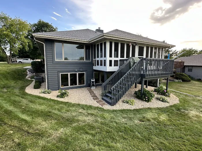 MIDWEST LAWNS LLC Picture 6