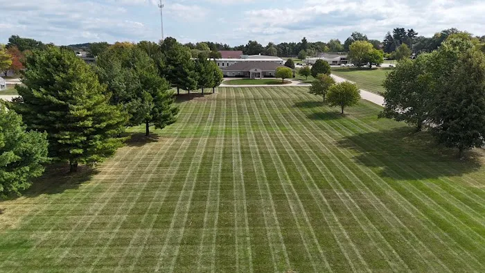 S&R Lawncare & Snow Removal & Lawn Treatments & Landscaping Picture 2