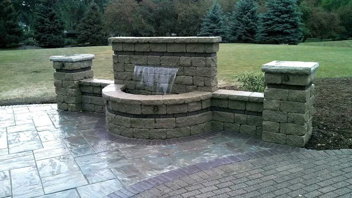 Extreme Green Lawn & Landscape Picture 2