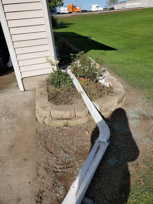 K & B Tree & Lawn Care Picture 3