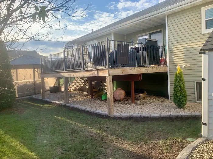 EMT Landscaping LLC Picture 2