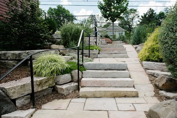 Avant Gardening & Landscaping Picture 1