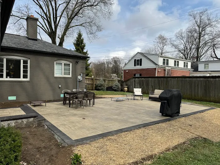 Platinum Deck and Patio Picture 7