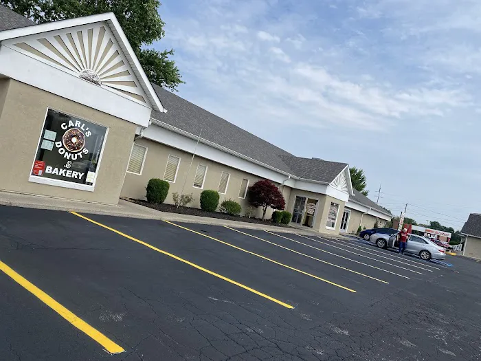 Mr landscaping and parking lot maintenance / Landscaping & Asphalth Maintenance Picture 3