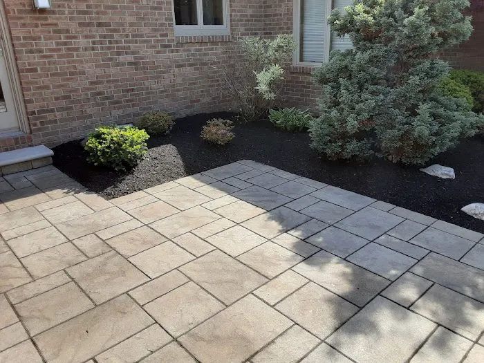 Greenleaf Landscaping Picture 3