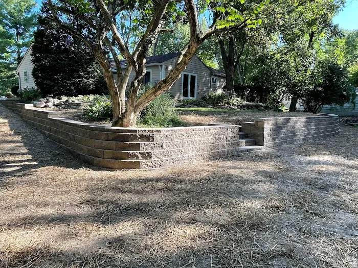 VJ landscaping Javier Leal Picture 4