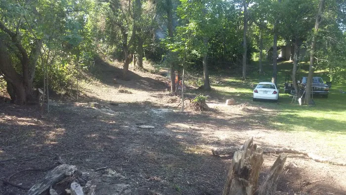 M & J Lawn Care Picture 3