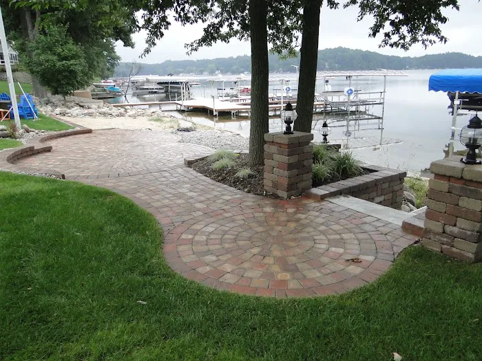 Roberts Landscapes Picture 3