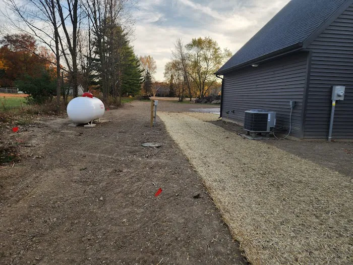 Reyes Landscaping, LLC & Hardscape Picture 3