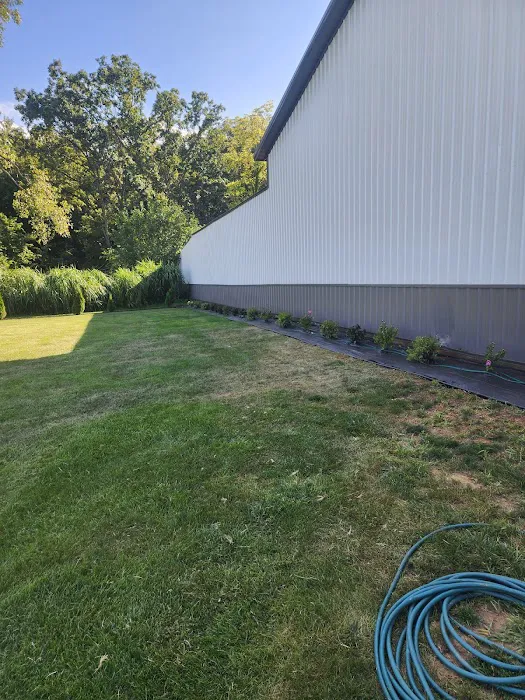 Reyes Landscaping, LLC & Hardscape Picture 7