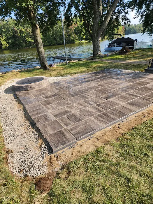 Reyes Landscaping, LLC & Hardscape Picture 5