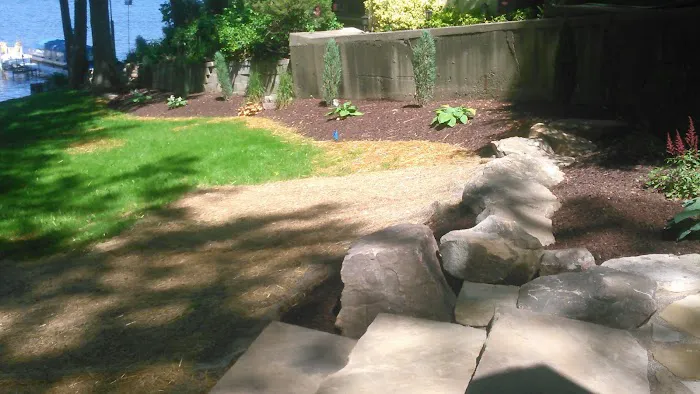 ROOKLEIF Lawn & Landscape Picture 2
