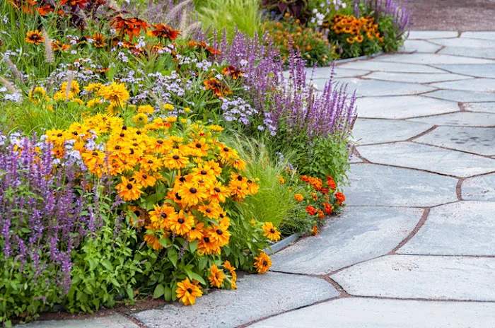 LK Landscaping, LLC Picture 4