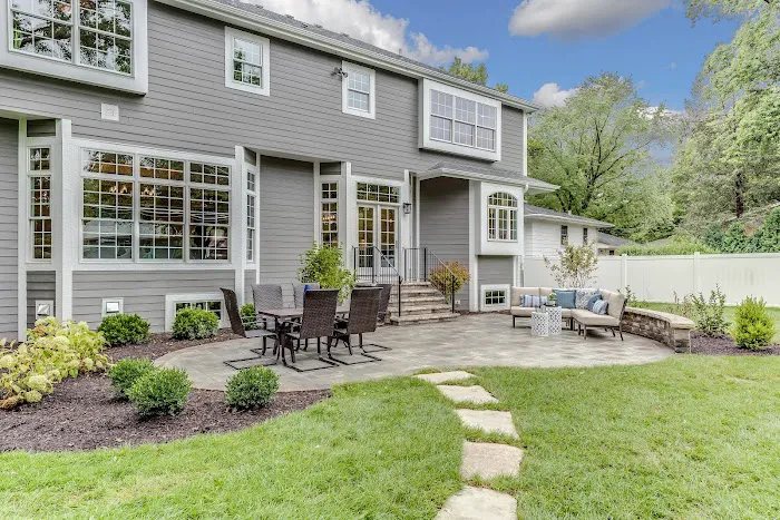 LK Landscaping, LLC Picture 1