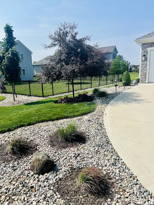 Signature Lawn & TreeMasters Picture 9