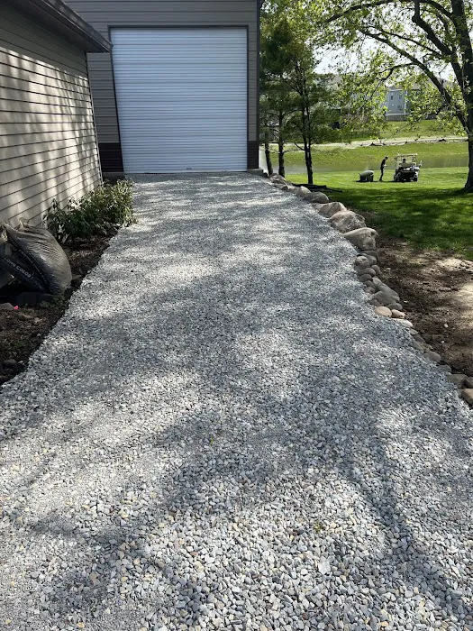 Emerald Meadows Landscaping Picture 9