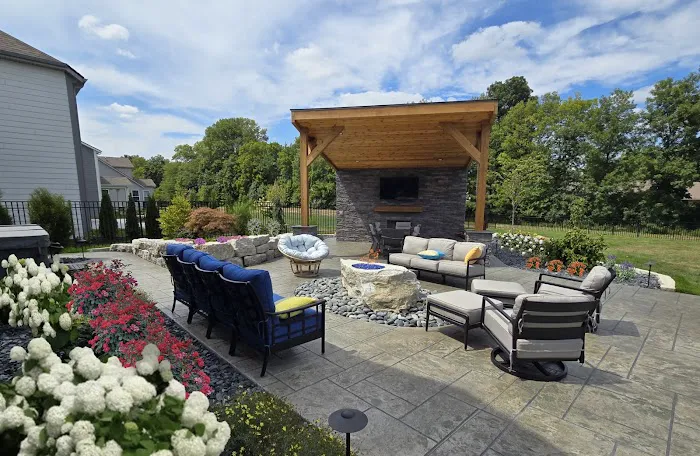 Delong Landscaping Picture 2