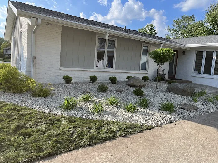 Eclipse Landscaping Picture 4