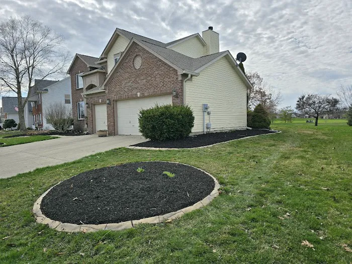 Grateful Grass Lawn and Landscape Maintenance Picture 7