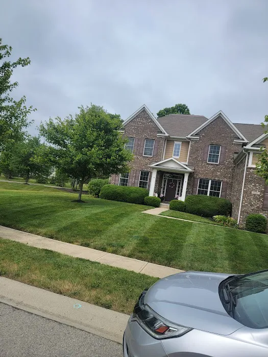 Grateful Grass Lawn and Landscape Maintenance Picture 4