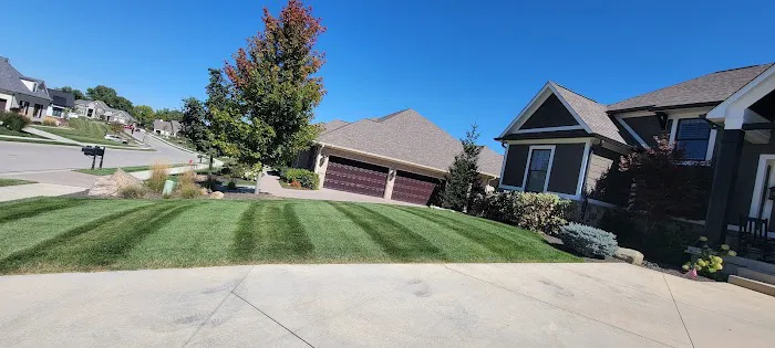 Family Lawncare & Construction Picture 4