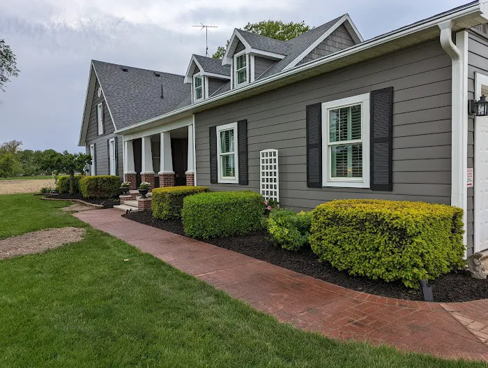 Apple & Son’s Lawn Care Service LLC Picture 4