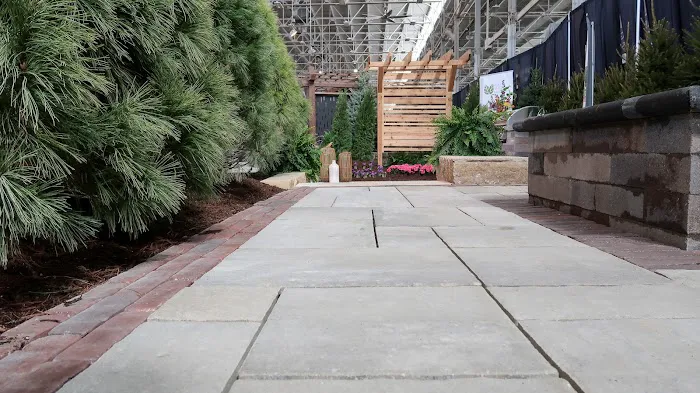 Plant Studio Landscape Picture 1