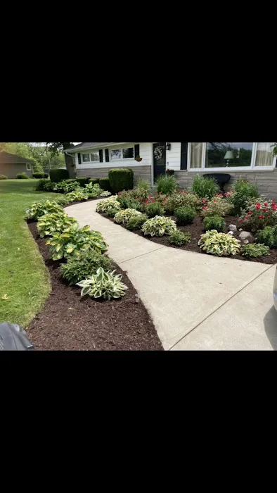 Monmouth Valley Lawn & Landscaping of Fort Wayne and Decatur Indiana Picture 2