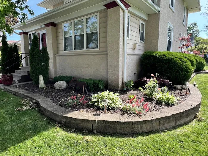 Eastern Iowa Lawn Care Picture 4