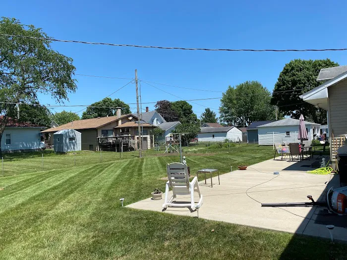 Eastern Iowa Lawn Care Picture 2