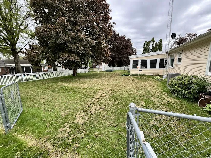 Eastern Iowa Lawn Care Picture 10