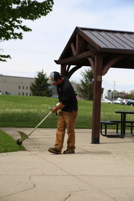 Sparrow Lawn Care Verona Picture 8