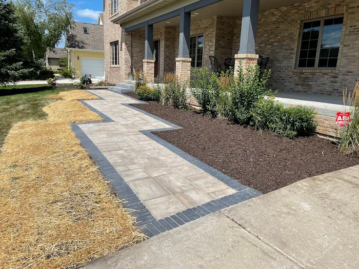 Dreger Lawn & Landscape Picture 4