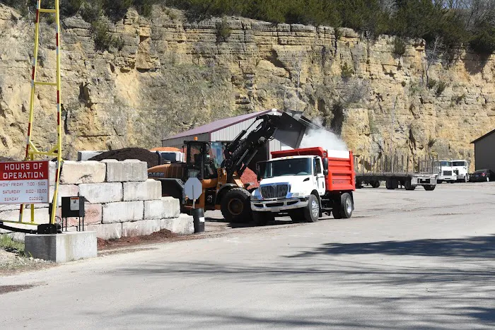 Dubuque Mulch Company Picture 4