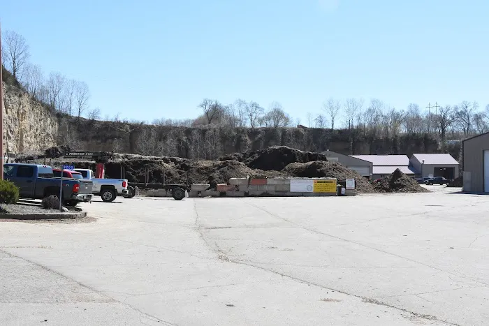 Dubuque Mulch Company Picture 7