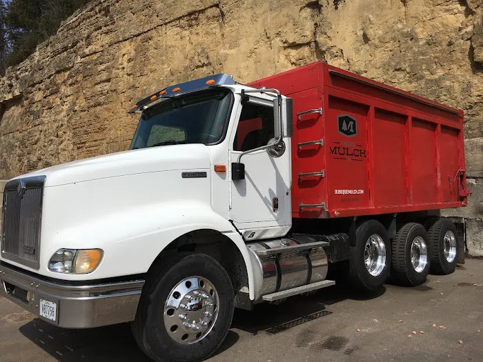 Dubuque Mulch Company Picture 2
