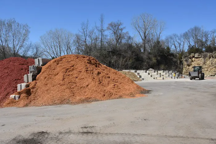 Dubuque Mulch Company Picture 10