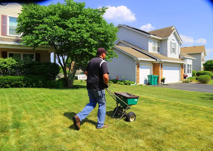 Pro Turf & Pro Pest Solutions - Davenport Picture 3