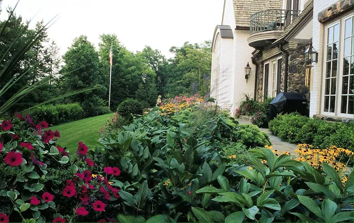 Flagstone Landscaping Picture 10
