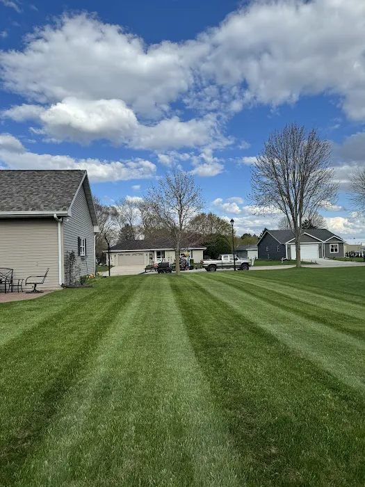Alex's Lawn And Landscaping Service Picture 3