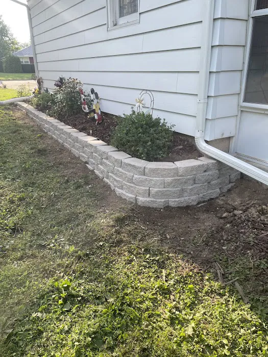 Alex's Lawn And Landscaping Service Picture 1