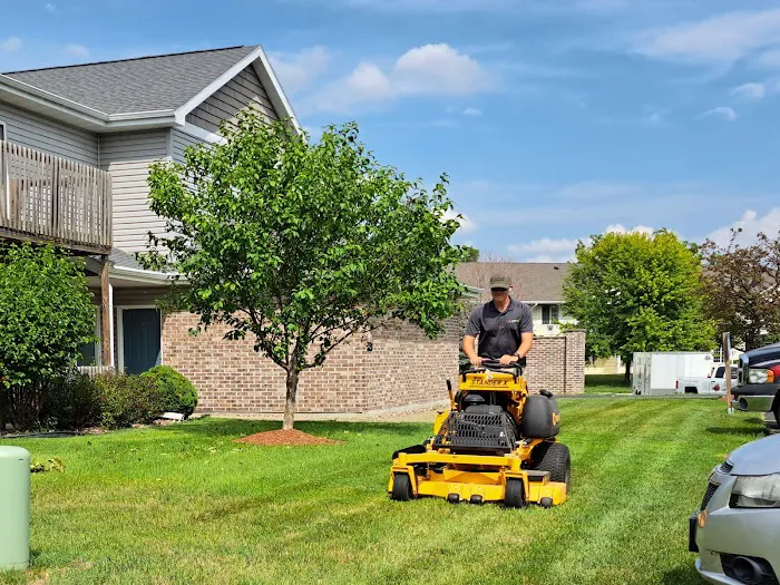 Cutting Edge Lawn Services WI Picture 3