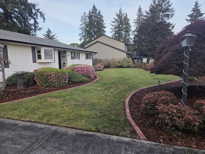 Eric's Lawn & Landscaping Picture 4