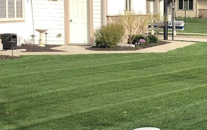 Paradise Lawnscapes LLC Picture 6