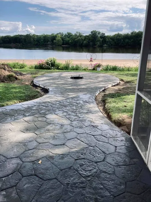 Earthscape Curb & Mulch, LLC Picture 7