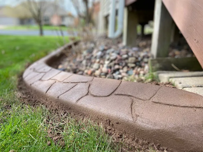 Earthscape Curb & Mulch, LLC Picture 10