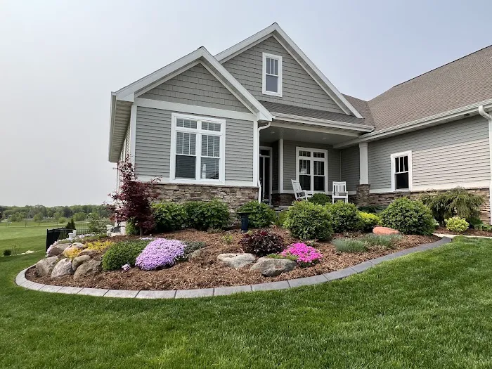Earthscape Curb & Mulch, LLC Picture 1